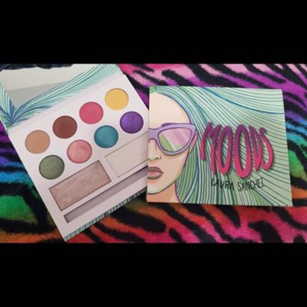 Laura Sanchez Moods Eyeshadow & Highlight Palette - Picture 7 of 8